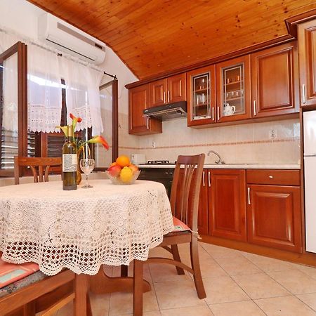 Apartments Peselj Smokvica  客房 照片