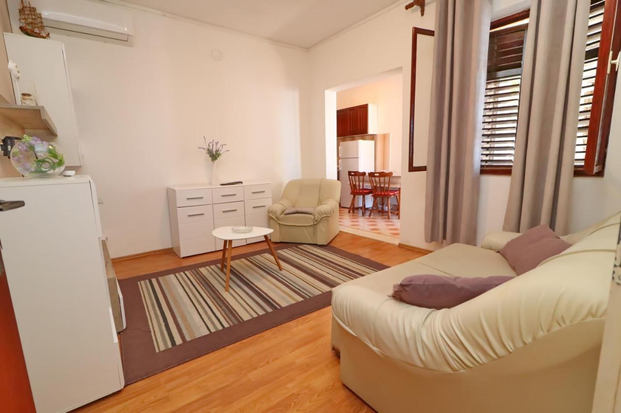 Apartments Peselj Smokvica  外观 照片